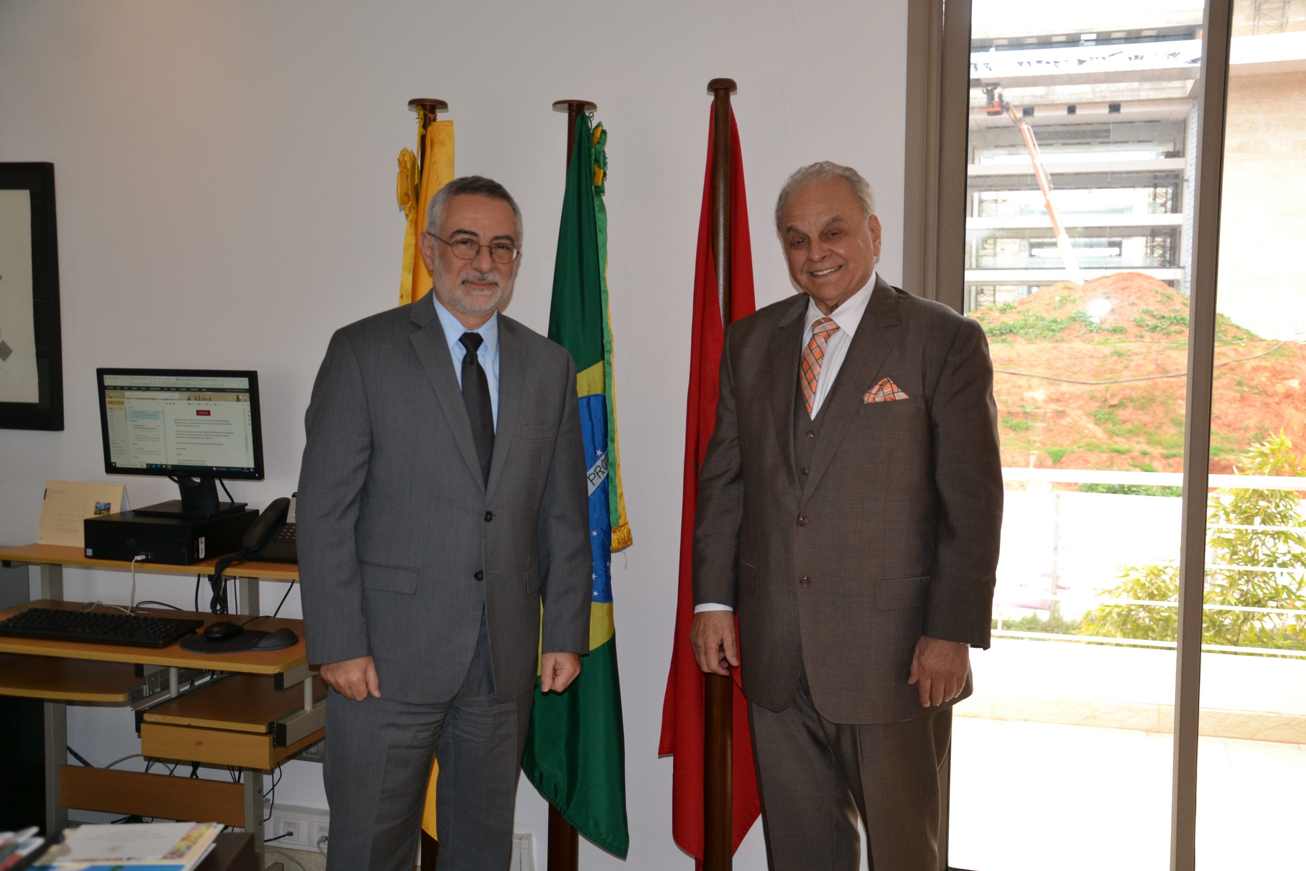 Lee más sobre el artículo Visita de cortesía al Embajador de la República Federativa de Brasil en Marruecos S.E. Julio Glinternick.